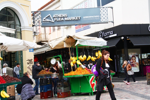 Начало блошиного рынка Монистираки, рядом с метро того же названия-Монистираки