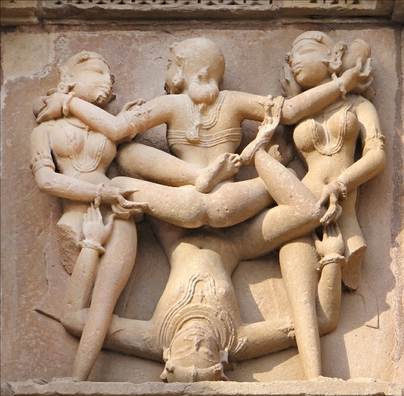 1_Erotic_Kama_statues_of_Khajuraho_Hindu_Temple_Kandariya_Mahadeva_Khajurâho_India_2013.jpg