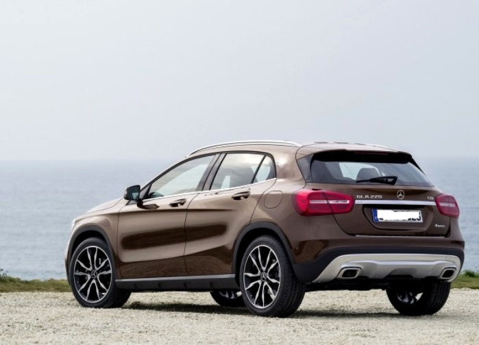 Mercedes-Benz-GLA-Class-2015-42.jpg